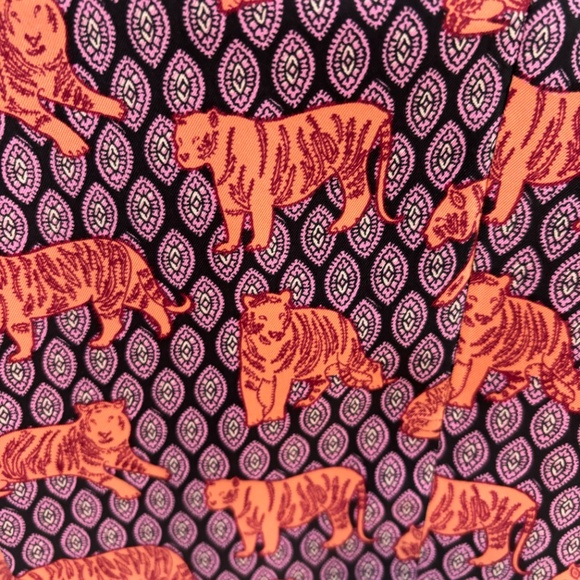 🐅 J.Crew Collection Silk “Roaming Tigers” Pants | Size 6 🐅 - Picture 4 of 6